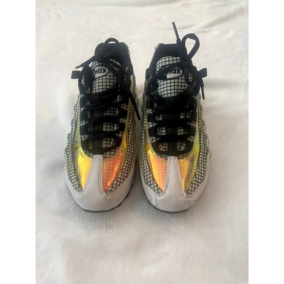 Air Max 95 LV8  “White / Black / Blue Gaze” GS Size 5.5 - Picture 2 of 7